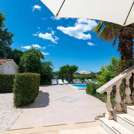 Apartamento Family-friendly With Swimming Pool Cancini, - 24335 *