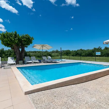 Family-friendly With Swimming Pool Cancini, - 24335 *