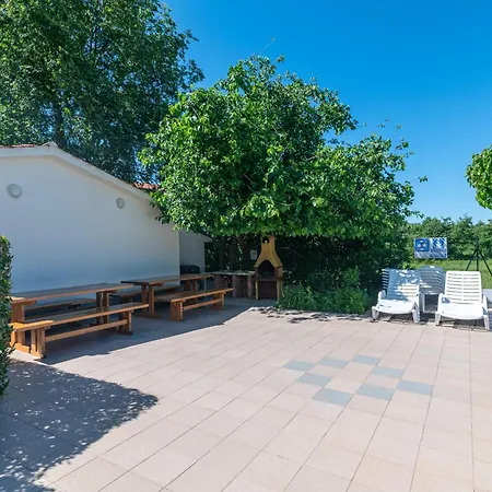 Family-friendly With Swimming Pool Cancini - - 24335 Lejlighed *