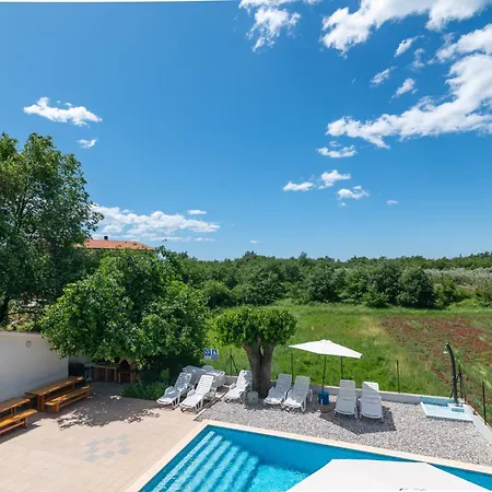 Family-friendly With Swimming Pool Cancini, - 24335 Porec