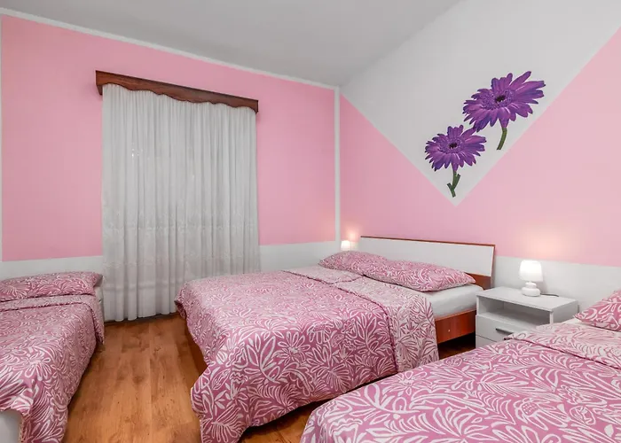 Family-friendly With Swimming Pool Cancini - - 24335