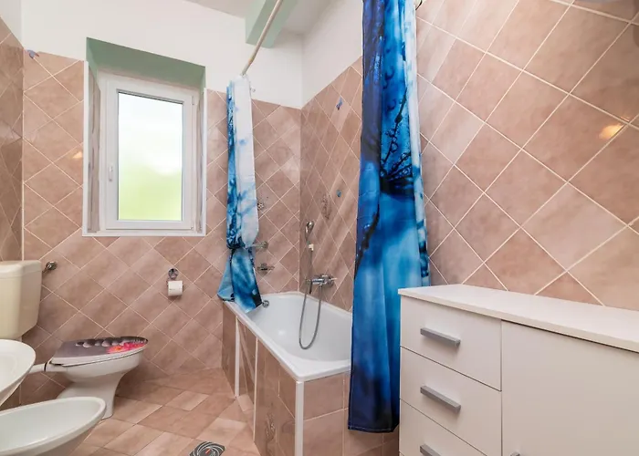 Family-friendly With Swimming Pool Cancini - - 24335 Lejlighed