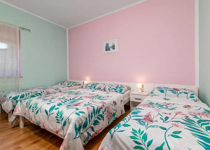Apartament Family-friendly With Swimming Pool Cancini - - 24335 *