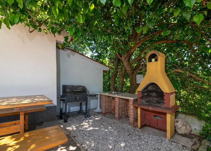 Family-friendly With Swimming Pool Cancini - - 24335 Appartement