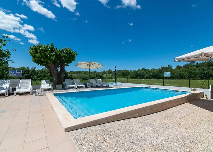 Family-friendly With Swimming Pool Cancini - - 24335 *